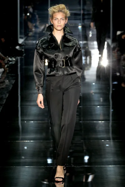 Look 17